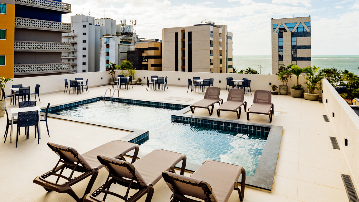 Como viajar para o Nordeste gastando menos — sem abrir mão do conforto